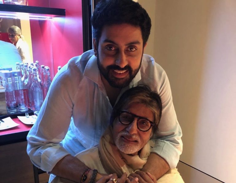 Amitabh Bachchan,Abhishek Bachchan test Covid 19 positive