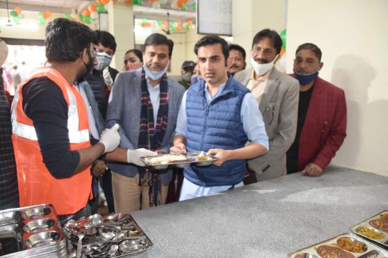 Gautam Gambhir kickstarts canteen, offers meal for Re 1 in Delhi