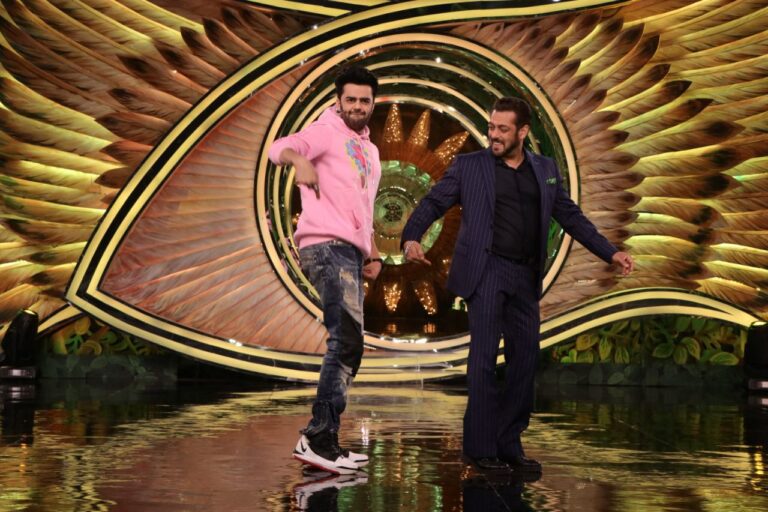 Bigg Boss 15: Salman Khan welcomes Maniesh Paul on Weekend Ka Vaar